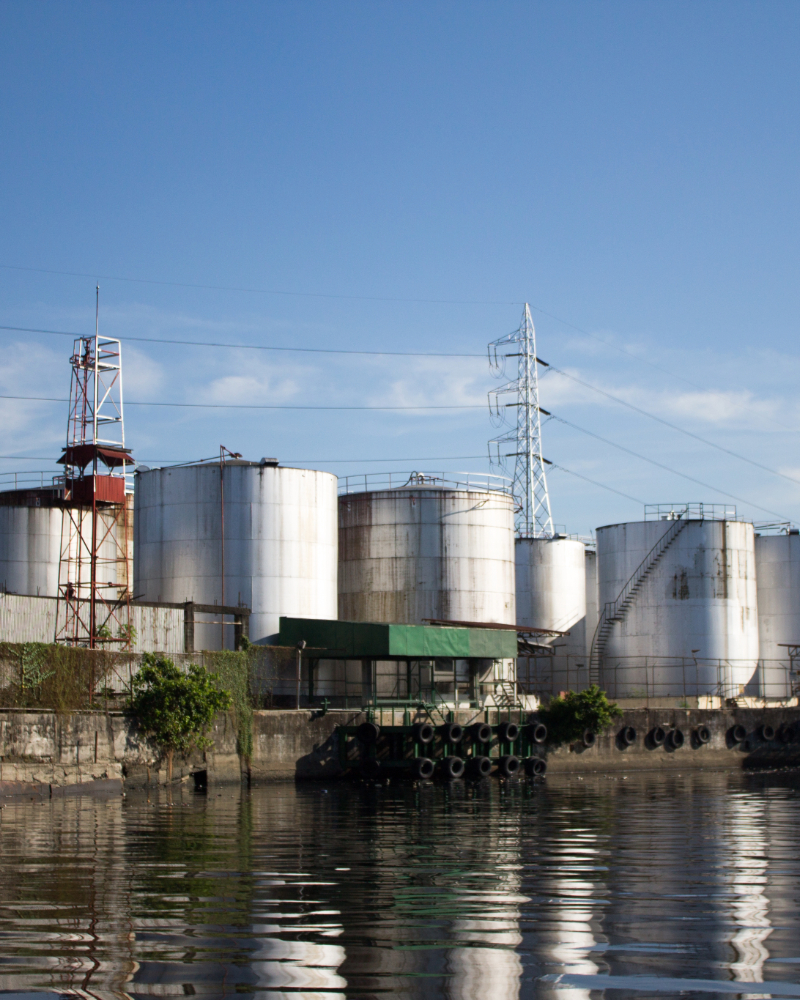 A photo of oil tankers in Pandacan, Manila